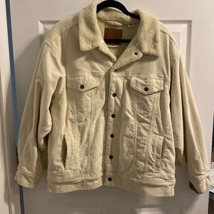 Women’s Levi white corduroy Sherpa lined jeans style jacket size medium